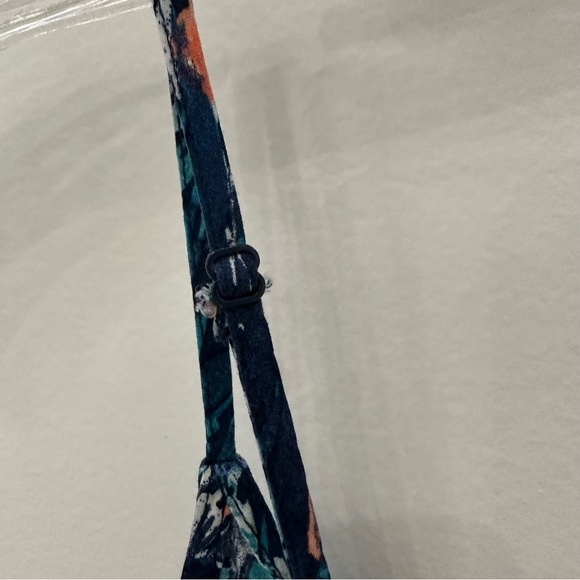 Old Navy short if not cropped camisole - Picture 3 of 6